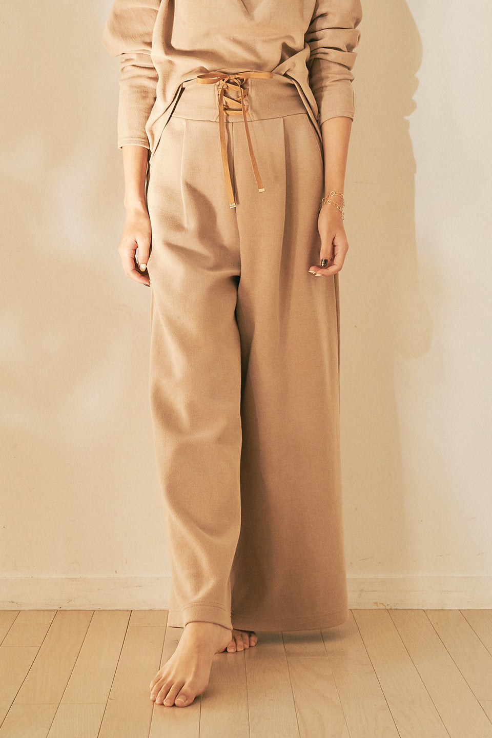 Laced-up High-waistpants