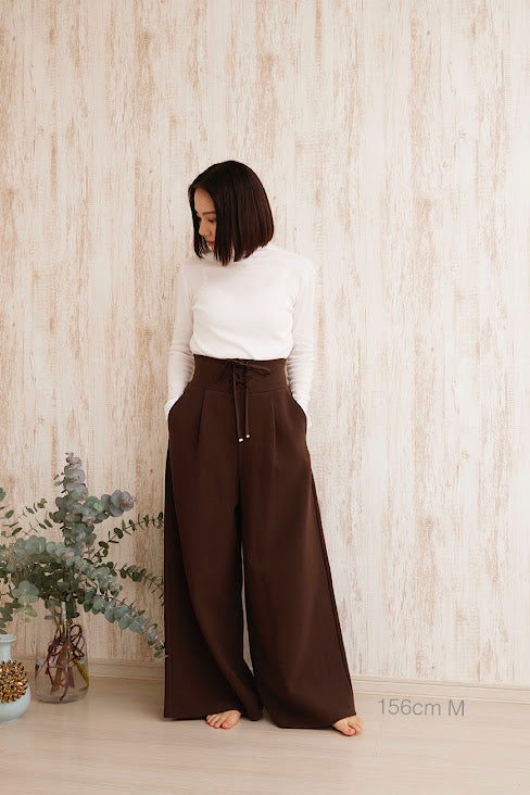 Laced-up High-waistpants